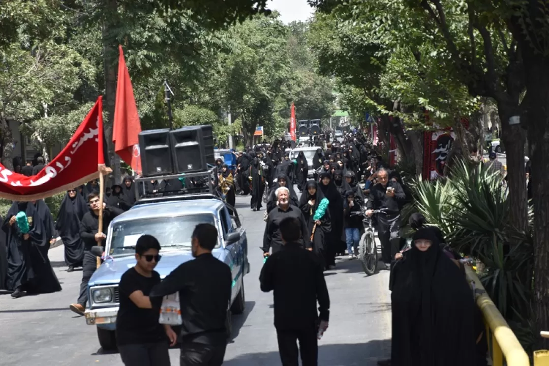 عزاداری مردم اراک در ظهر تاسوعای حسینی