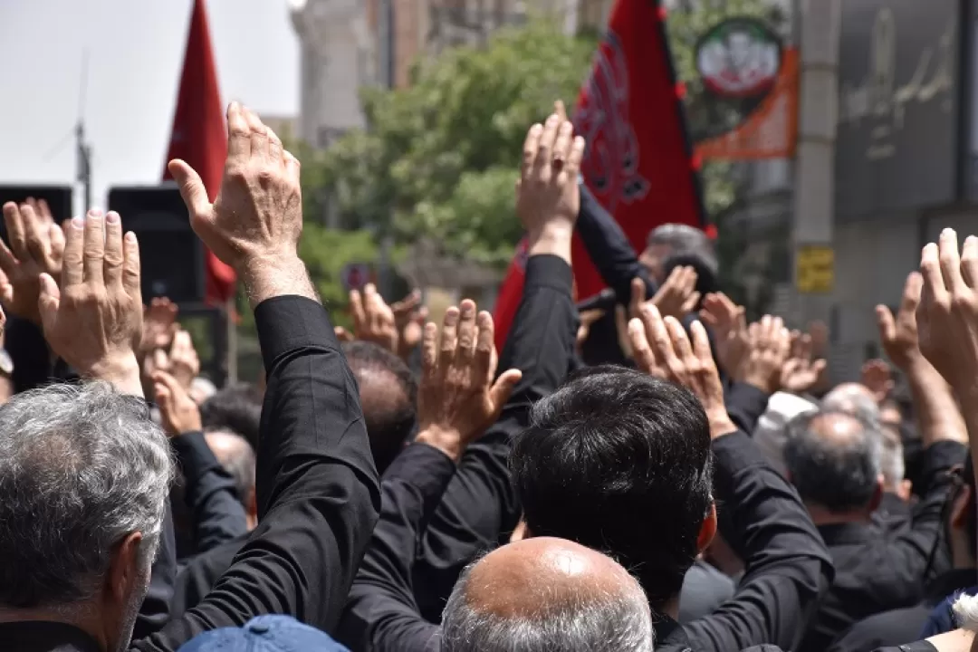 عزاداری مردم اراک در ظهر تاسوعای حسینی
