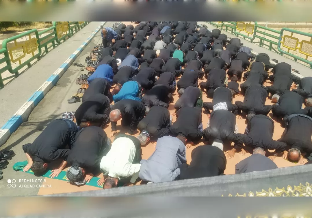 نماز ظهر عاشورا در خنداب برگزار شد