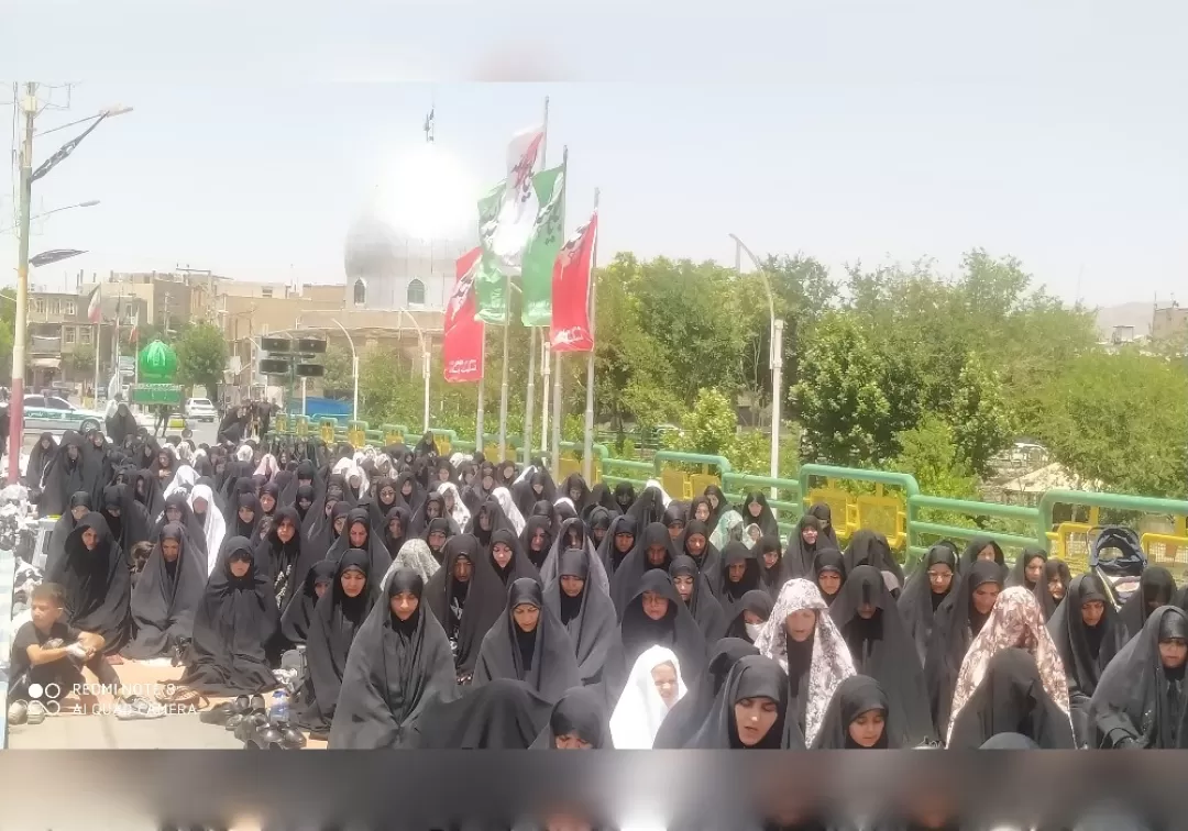 نماز ظهر عاشورا در خنداب برگزار شد