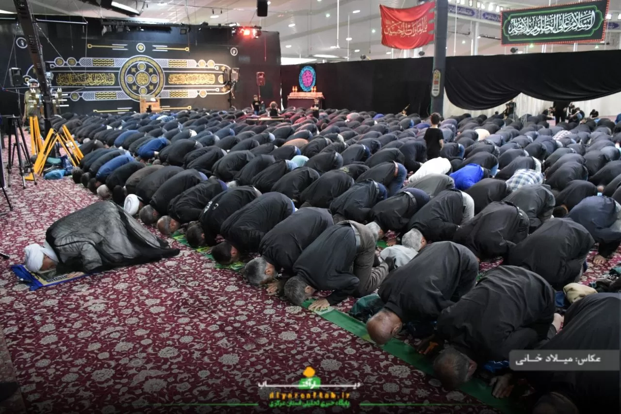 شکوه نماز ظهر عاشورا در اراک
