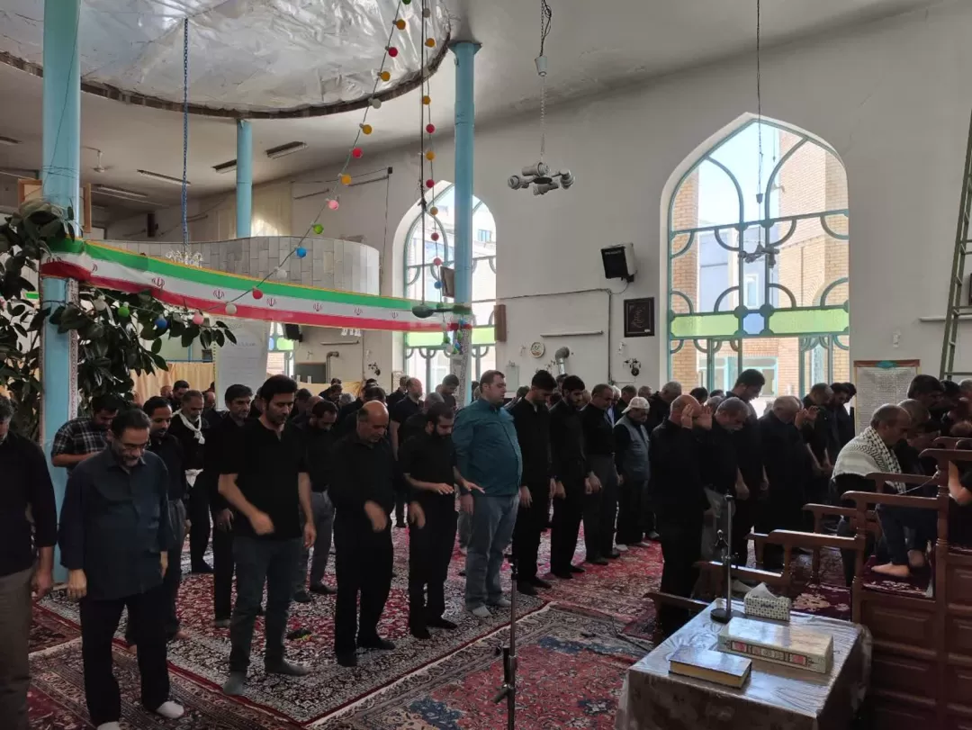 اقامه نماز ظهر عاشورا در تفرش
