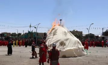 آئین خیمه‌سوزان ظهر عاشورا در ساوه