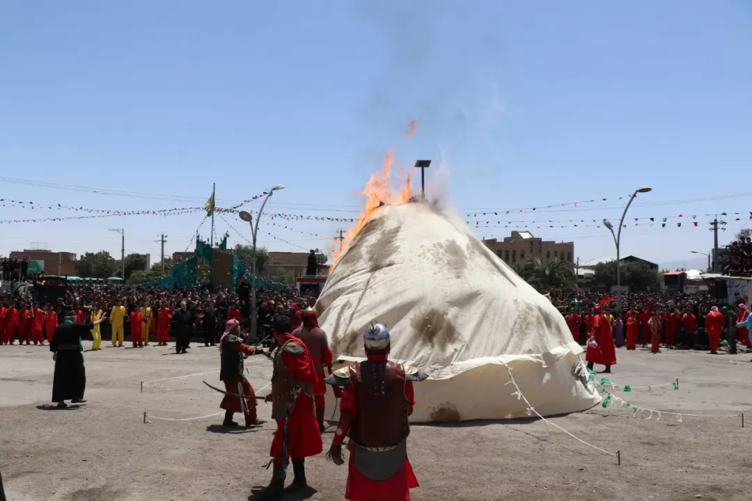 آئین خیمه‌سوزان ظهر عاشورا در ساوه