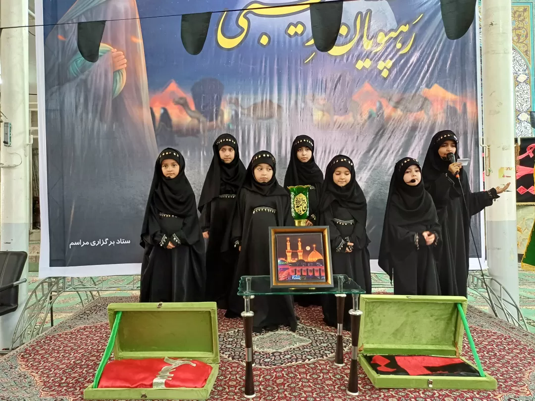 همایش رهروان زینبی در ساوه برگزار شد