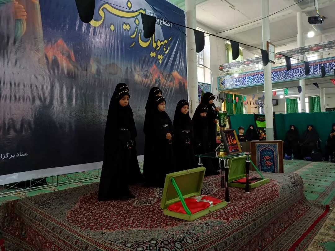 همایش رهروان زینبی در ساوه برگزار شد