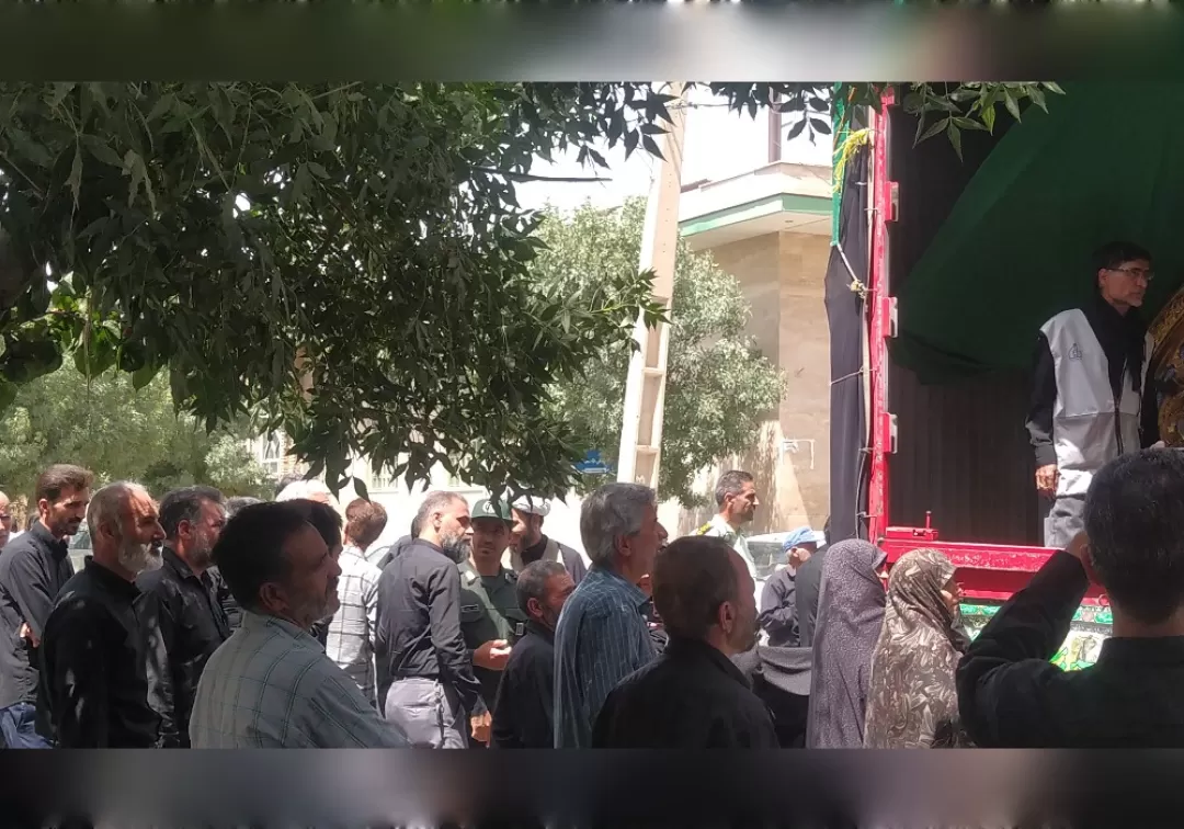 مراسم استقبال از نیم‌ضریح سرداب امام‌ زمان(عج)