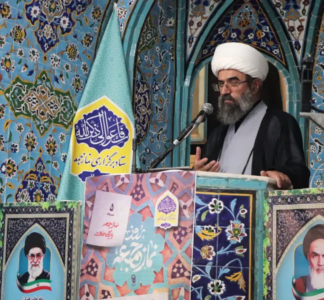 برگزار کنندگان نماز جمعه نراق تجلیل شدند