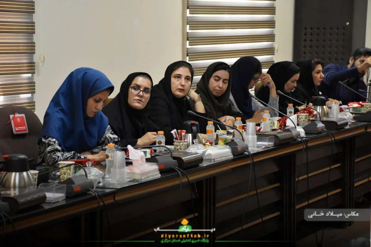 نشست مدیرکل بهزیستی استان مرکزی با اصحاب رسانه
