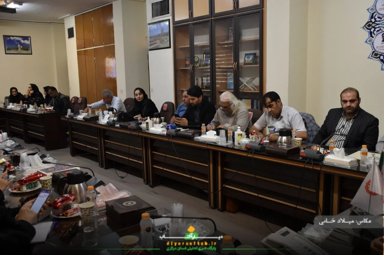 نشست مدیرکل بهزیستی استان مرکزی با اصحاب رسانه