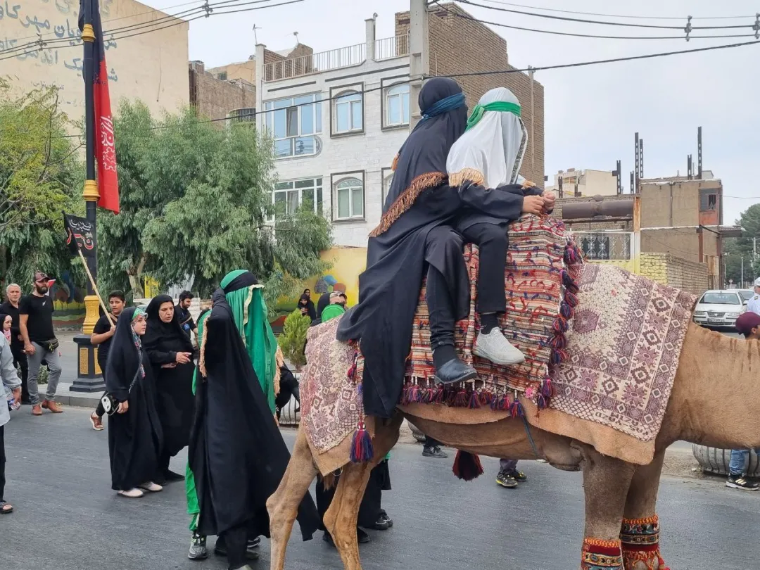 آئین پیاده‌روی جاماندگان اربعین در ساوه برگزار شد