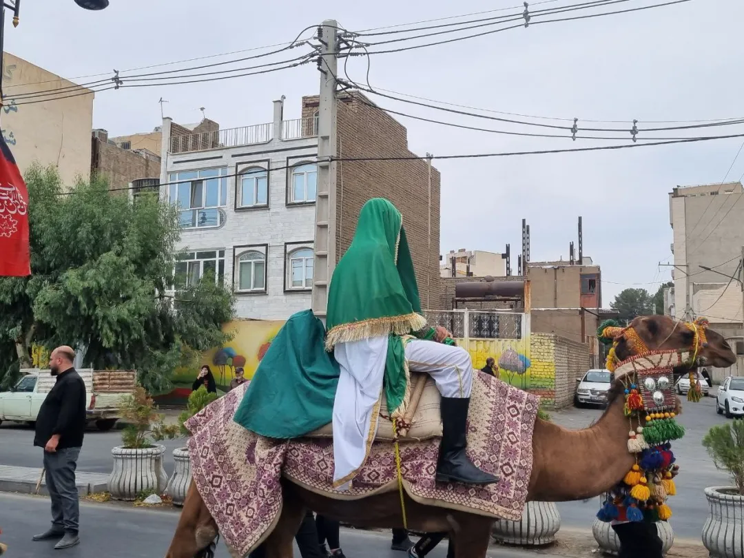آئین پیاده‌روی جاماندگان اربعین در ساوه برگزار شد