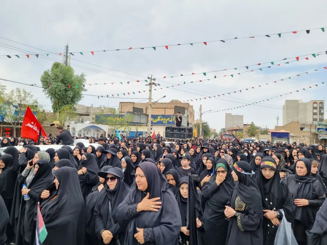 آئین پیاده‌روی جاماندگان اربعین در ساوه برگزار شد