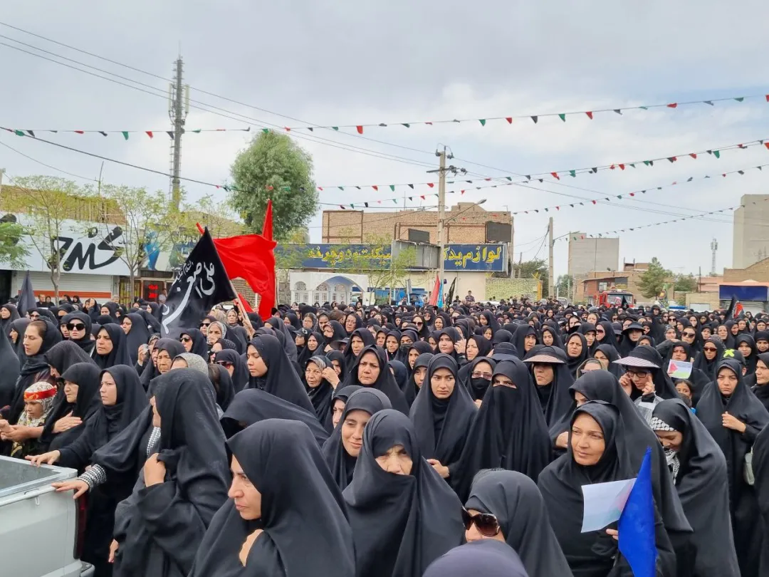 آئین پیاده‌روی جاماندگان اربعین در ساوه برگزار شد