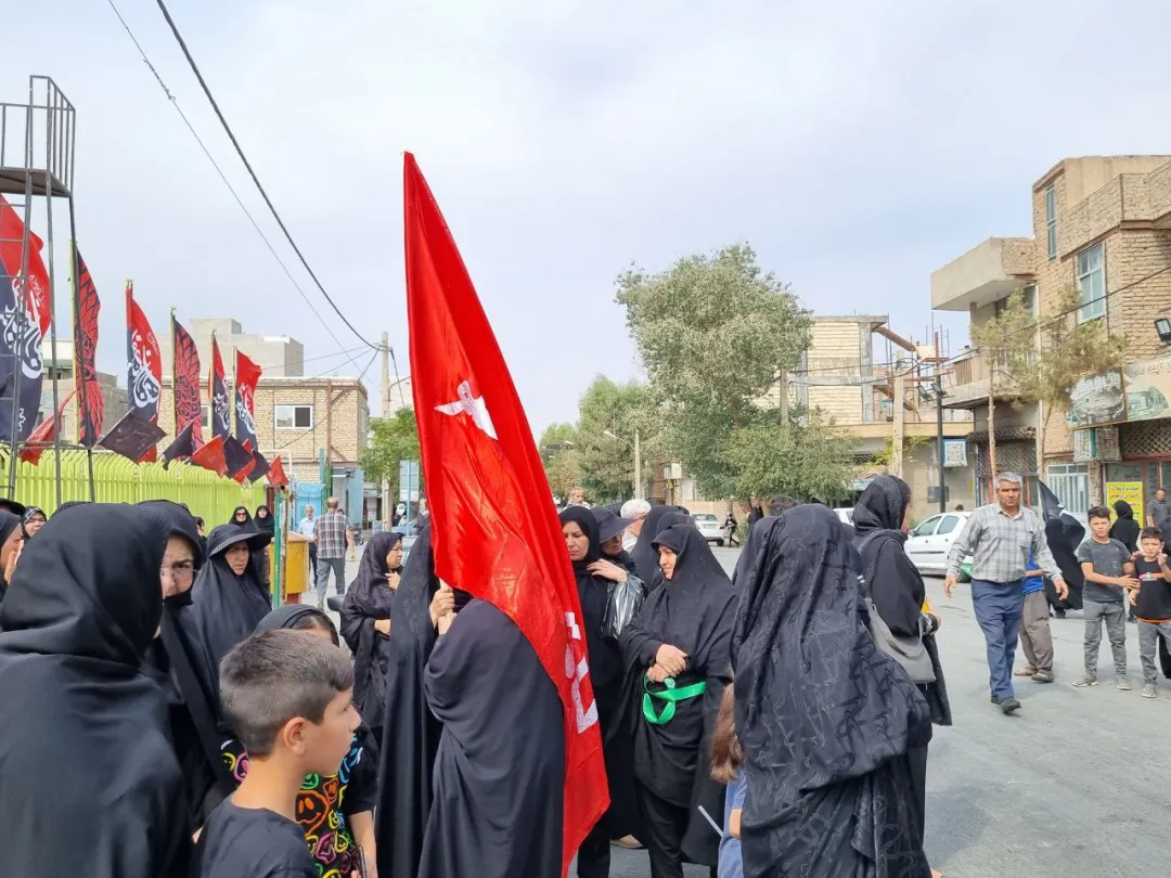 آئین پیاده‌روی جاماندگان اربعین در ساوه برگزار شد