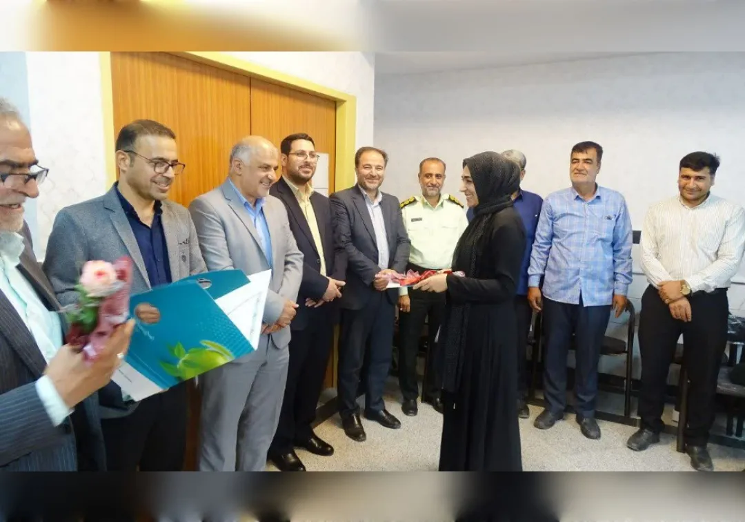 تقدیر از پزشکان خنداب