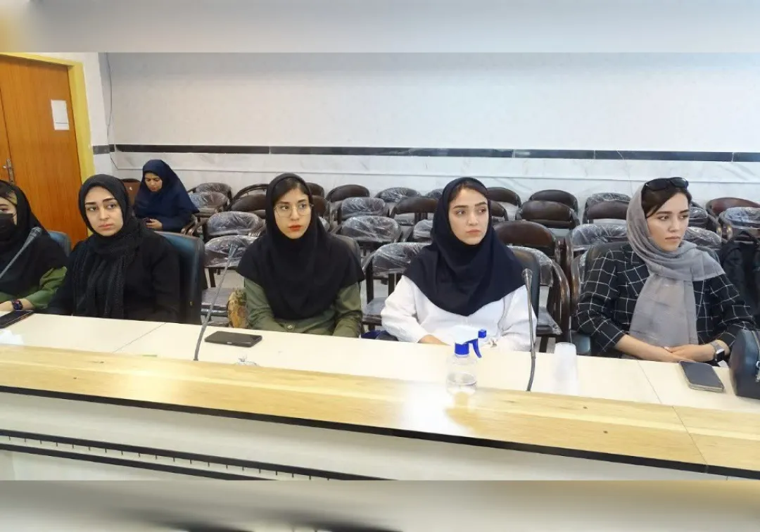 تقدیر از پزشکان خنداب