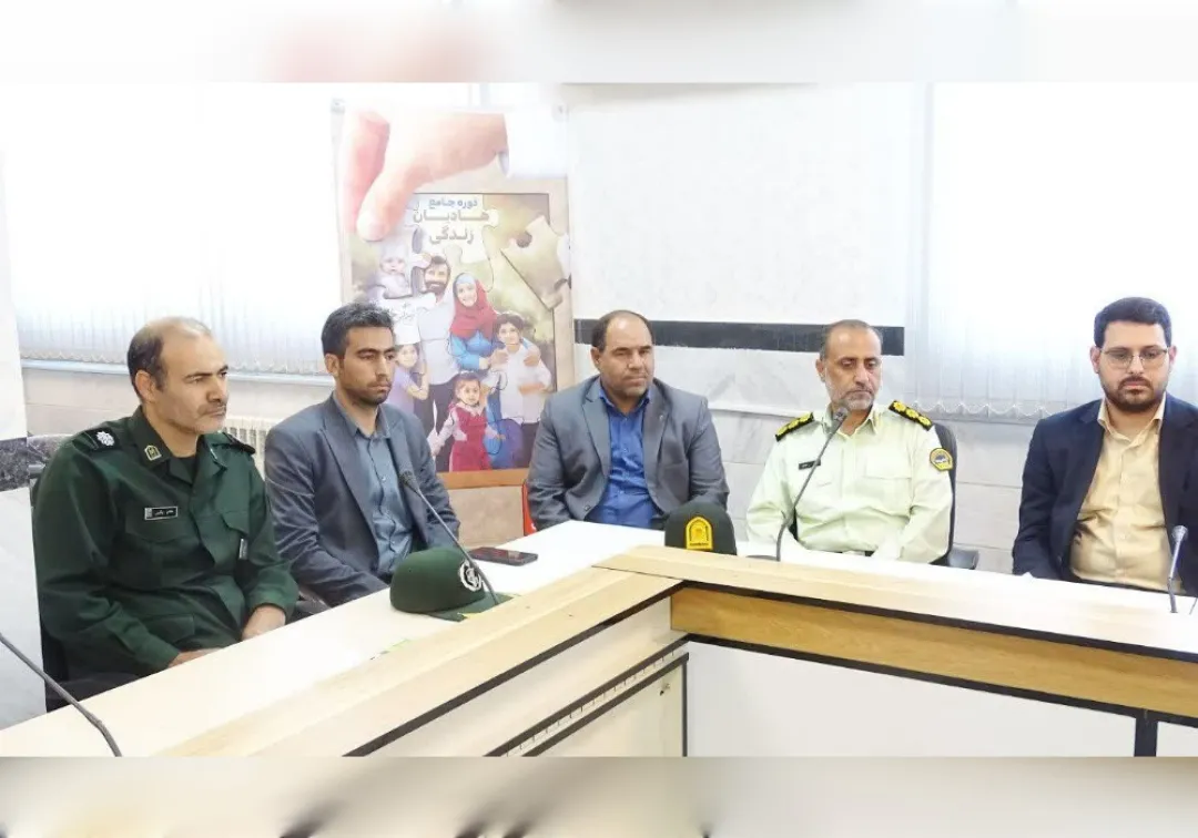 تقدیر از پزشکان خنداب