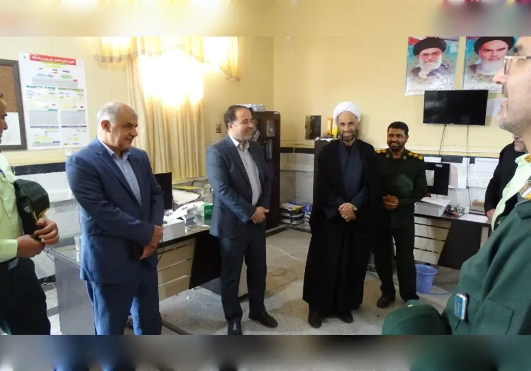 تقدیر از پزشکان خنداب