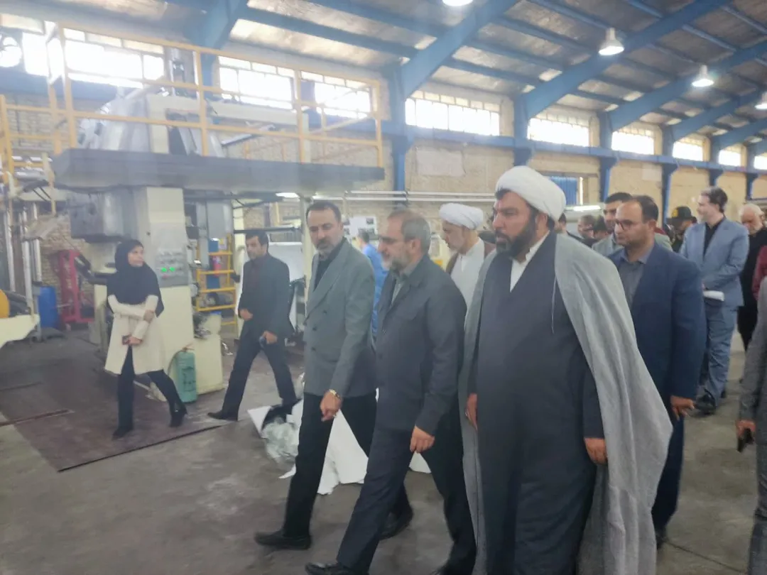 آئین بهره‌برداری از ۲ واحد صنعتی در ساوه