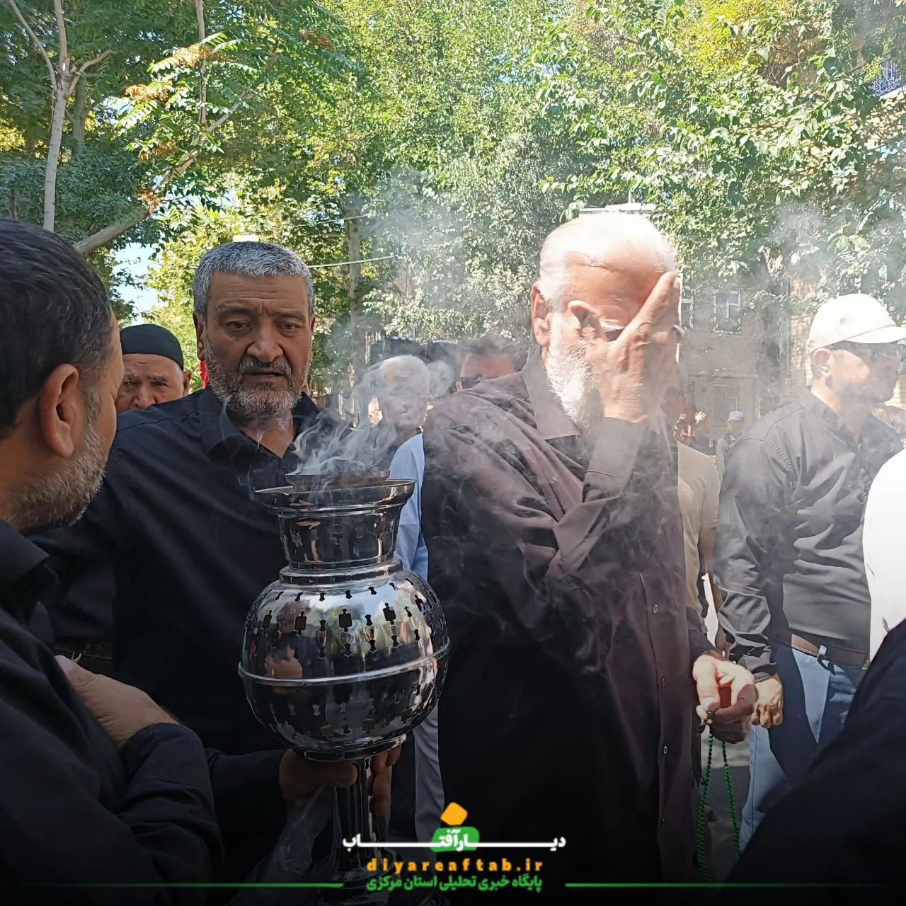 کاروان عزاداری در اراک به حرکت درآمد