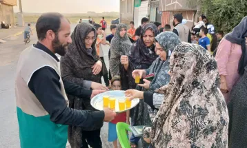 برپایی میزخدمت رضوی در ساوه