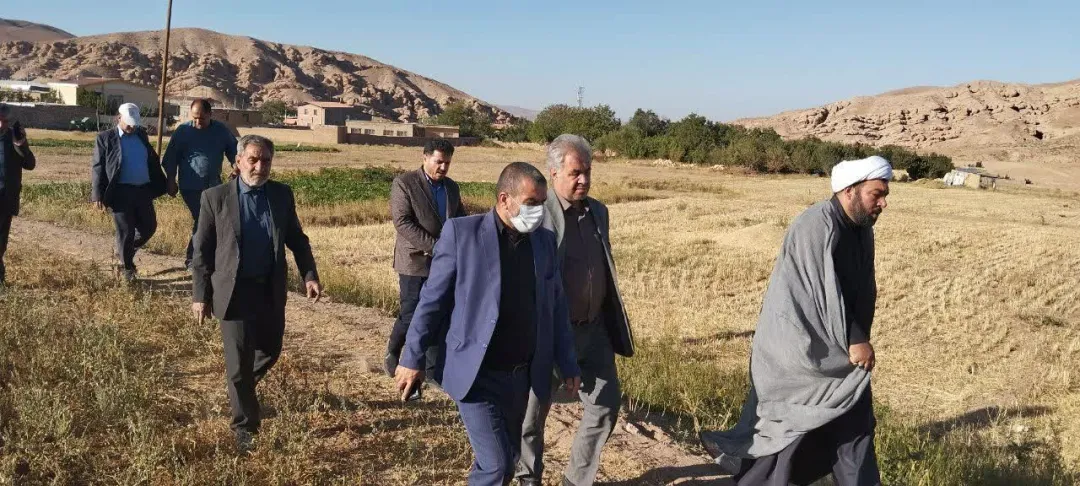 لوله‌گذاری آب دو روستای «ورامه» و «منجقان»