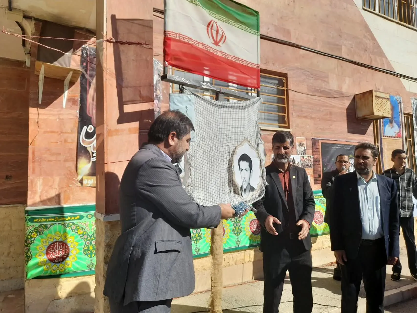 نواختن زنگ ایثار و مقاومت در فراهان