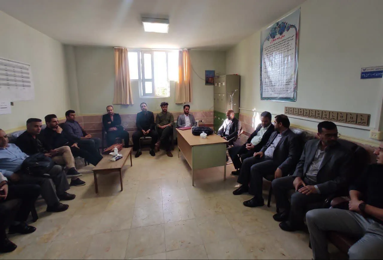 نواختن زنگ ایثار و مقاومت در فراهان