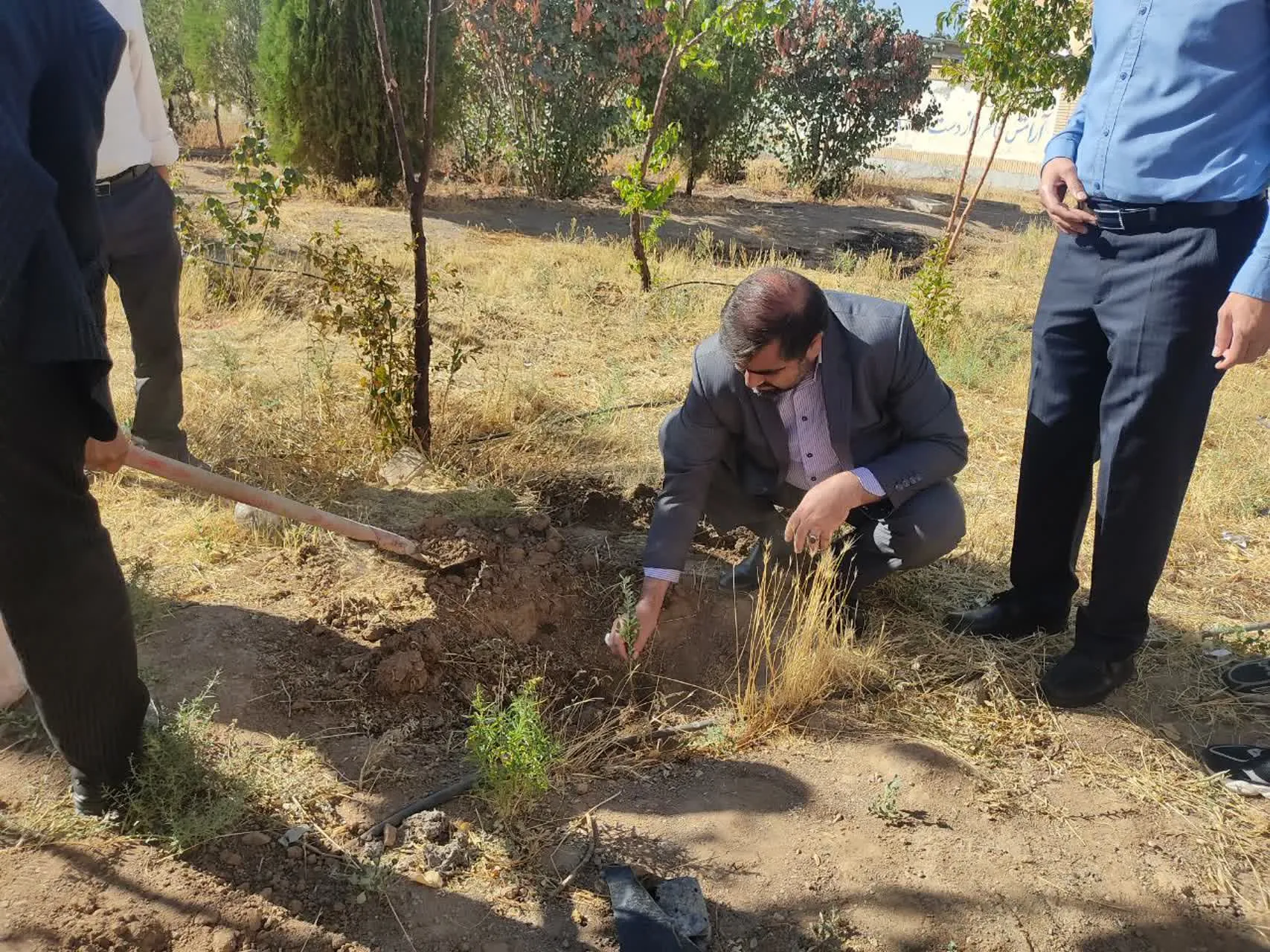 نواختن زنگ ایثار و مقاومت در فراهان