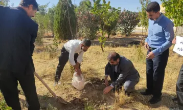 نواختن زنگ ایثار و مقاومت در فراهان