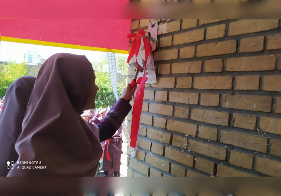 نواختن زنگ مهر مقاومت در مدارس خنداب