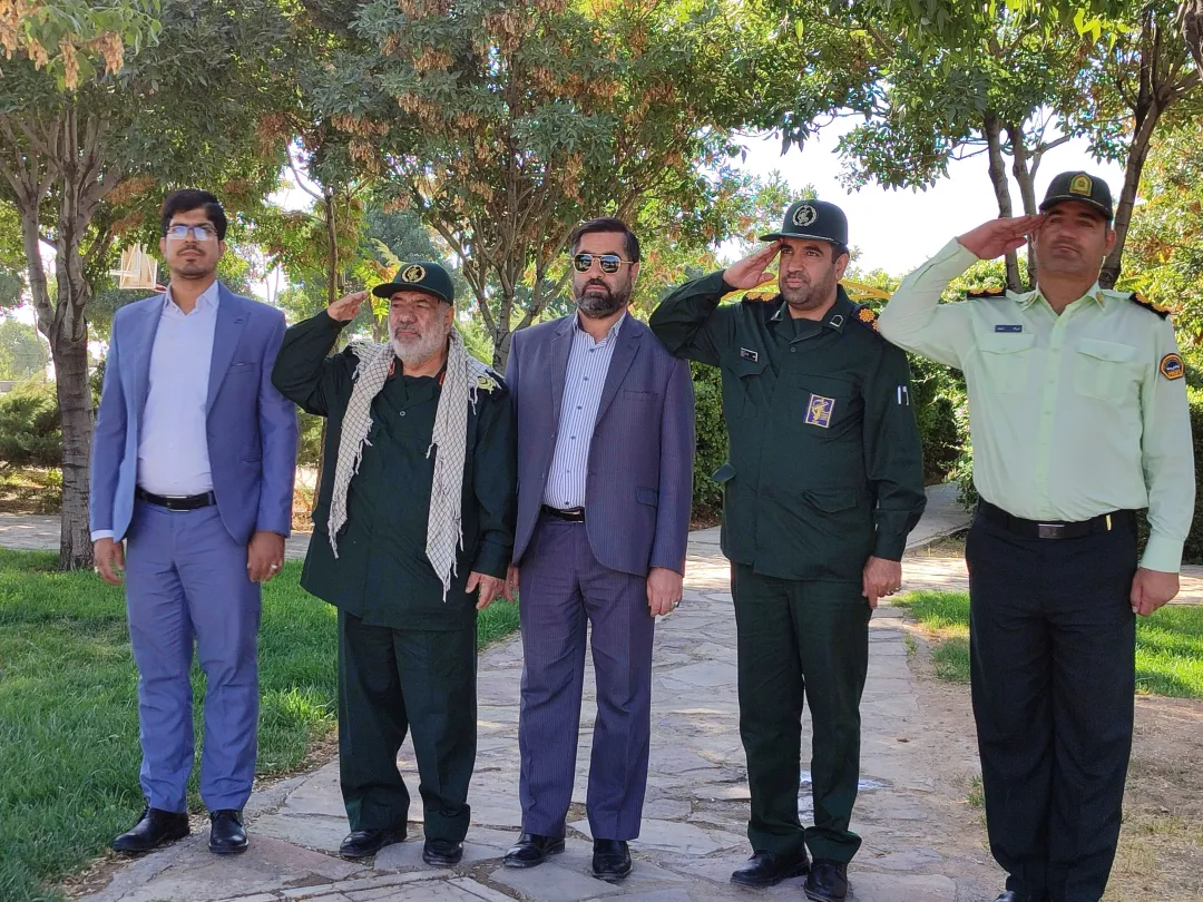 صبحگاه مشترک نیروهای مسلح در فراهان