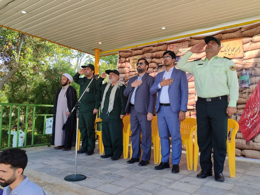 صبحگاه مشترک نیروهای مسلح در فراهان