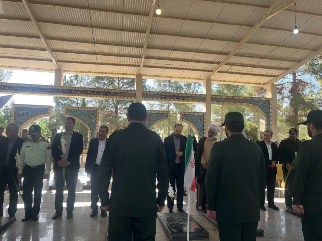 گلباران مزار شهدای زرندیه