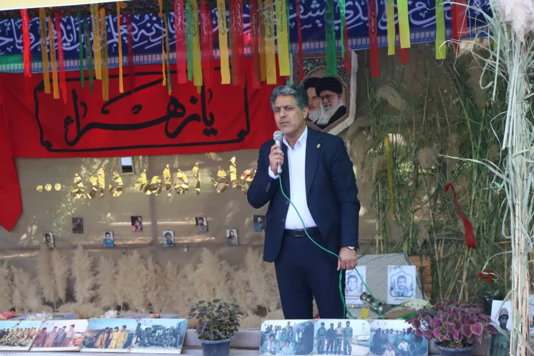 افتتاح نمایشگاه دفاع مقدس در شهرداری ساوه