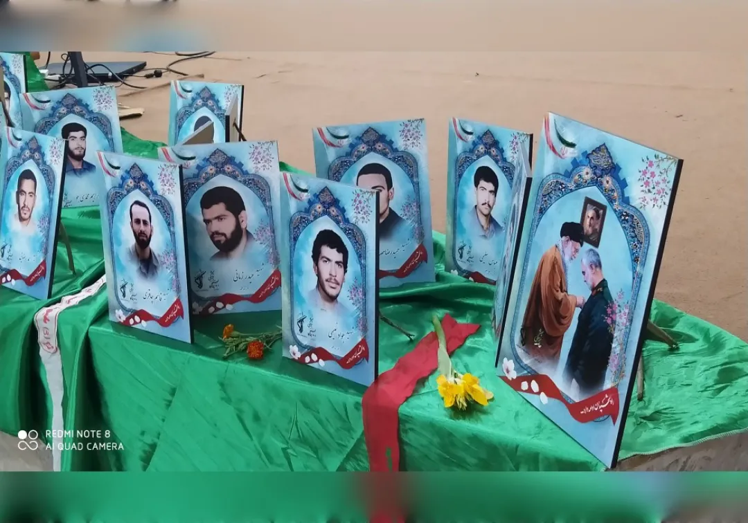 رونمایی از پوستر شهدای شهرستان خنداب