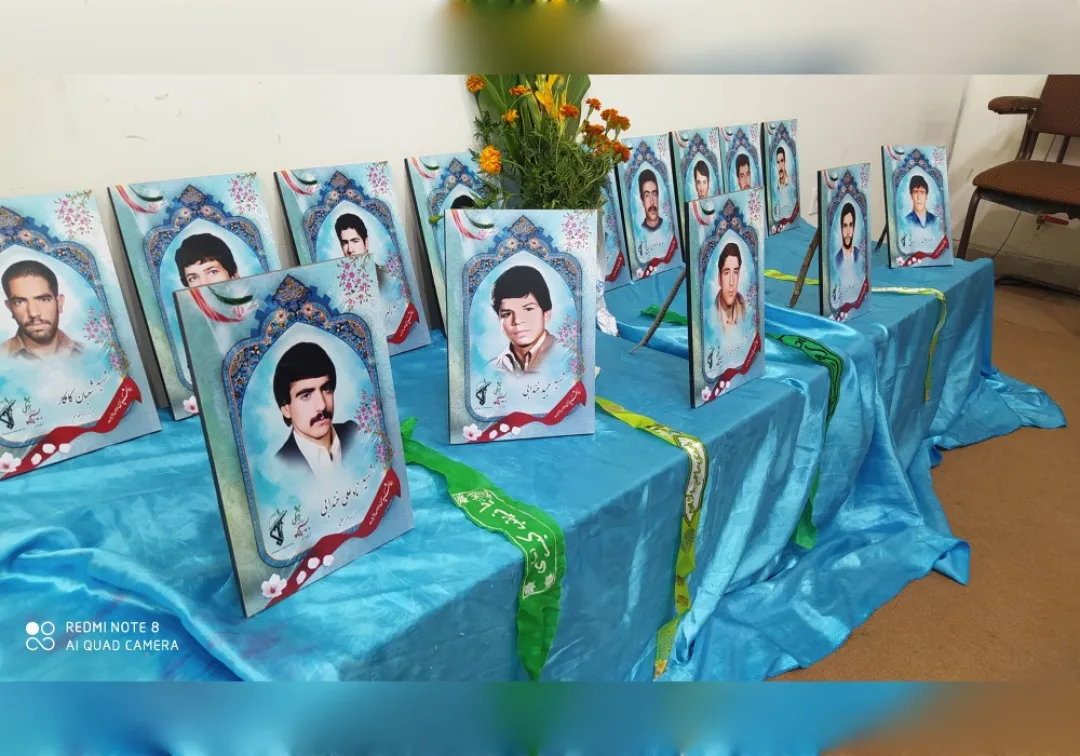 رونمایی از پوستر شهدای شهرستان خنداب