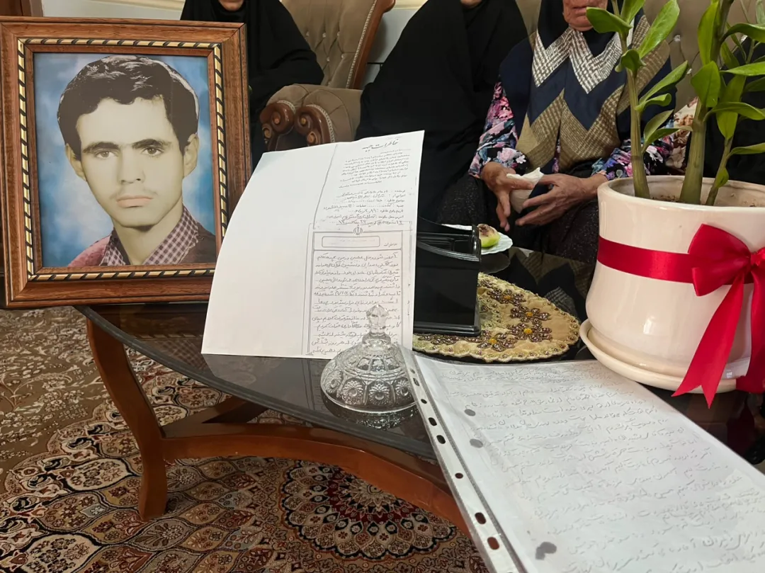 دیدار دانش‌آموزان با خانواده شهدا