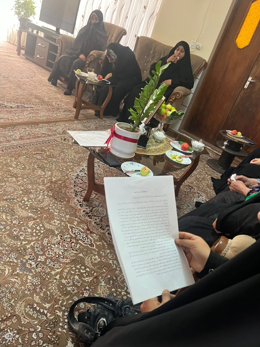 دیدار دانش‌آموزان با خانواده شهدا
