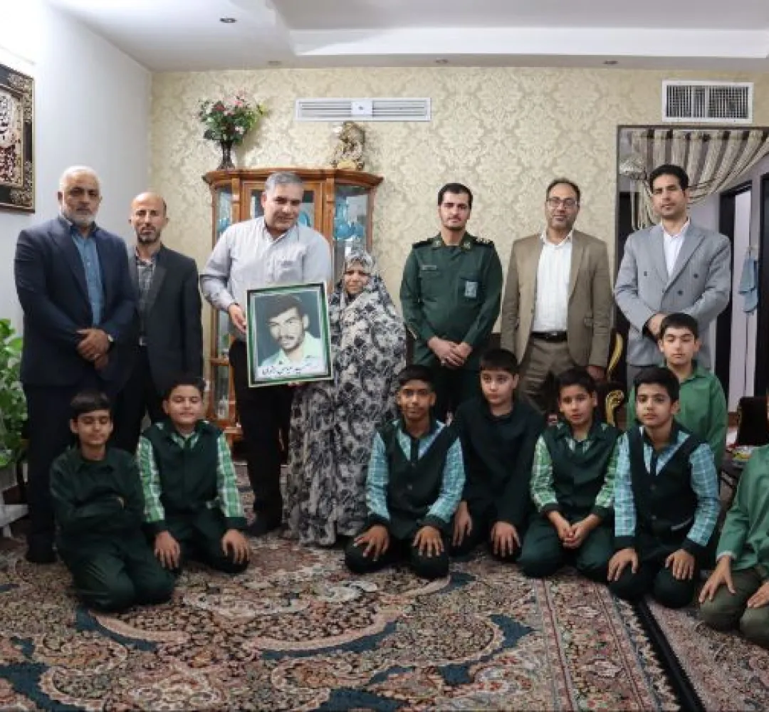 دیدار دانشآموزان با خانواده شهید «رضوی»