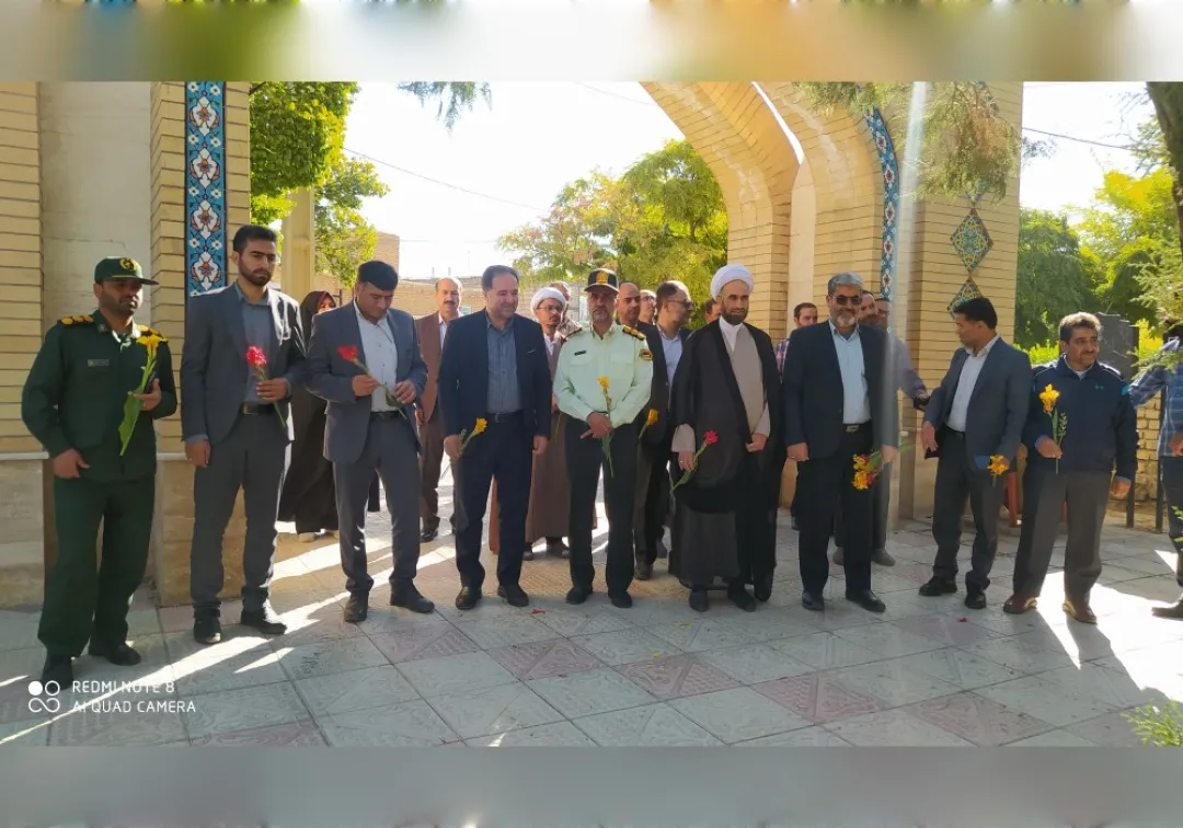 عطرافشانی قبور مطهر شهدا