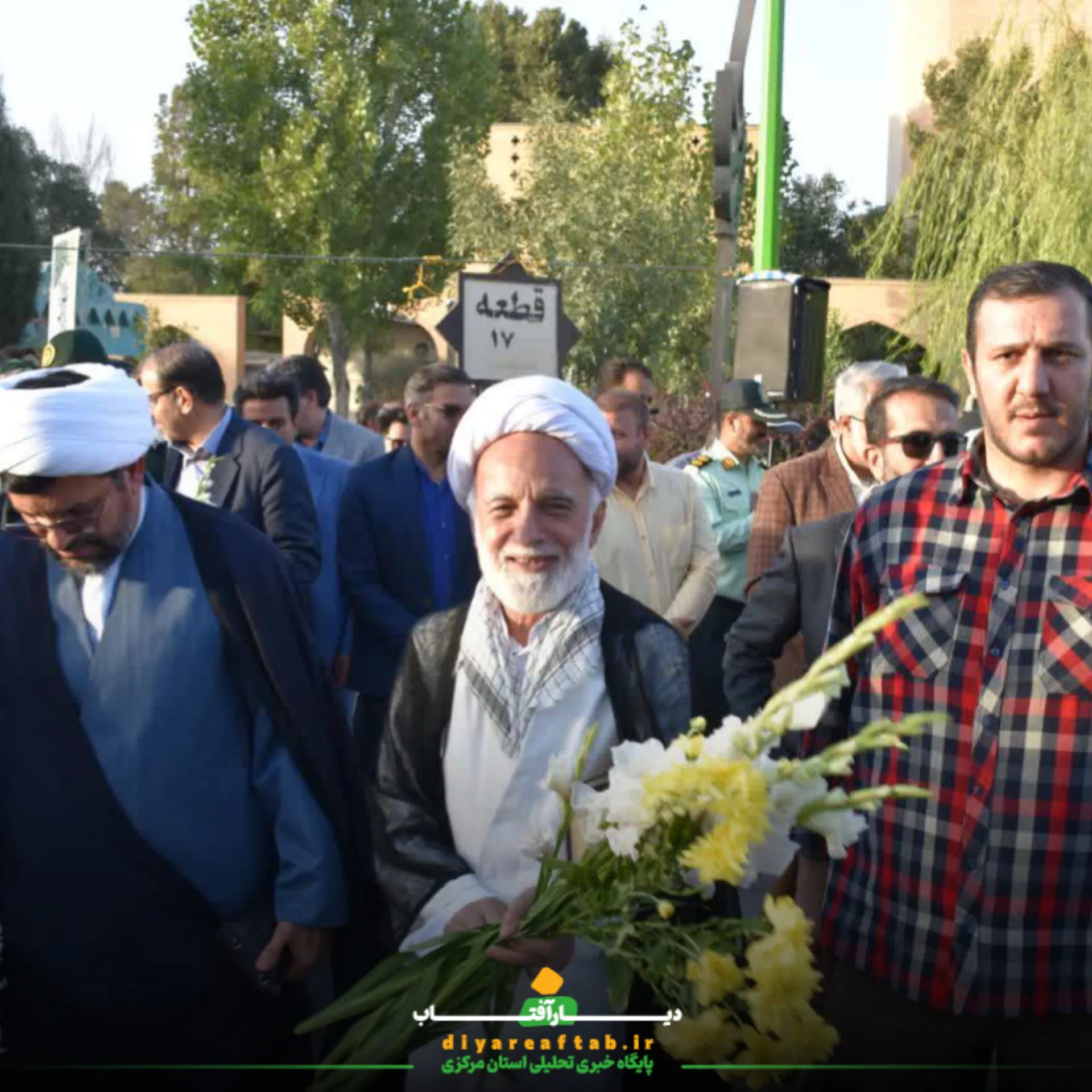 غبارروبی گلزار شهدای اراک