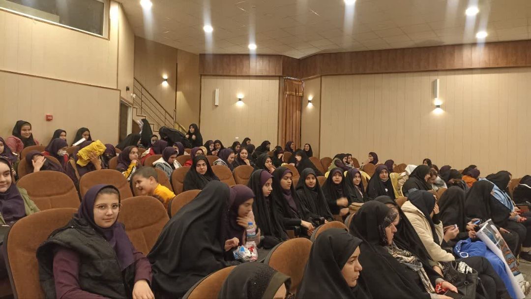 اجتماع دختران حاج قاسم در زرندیه