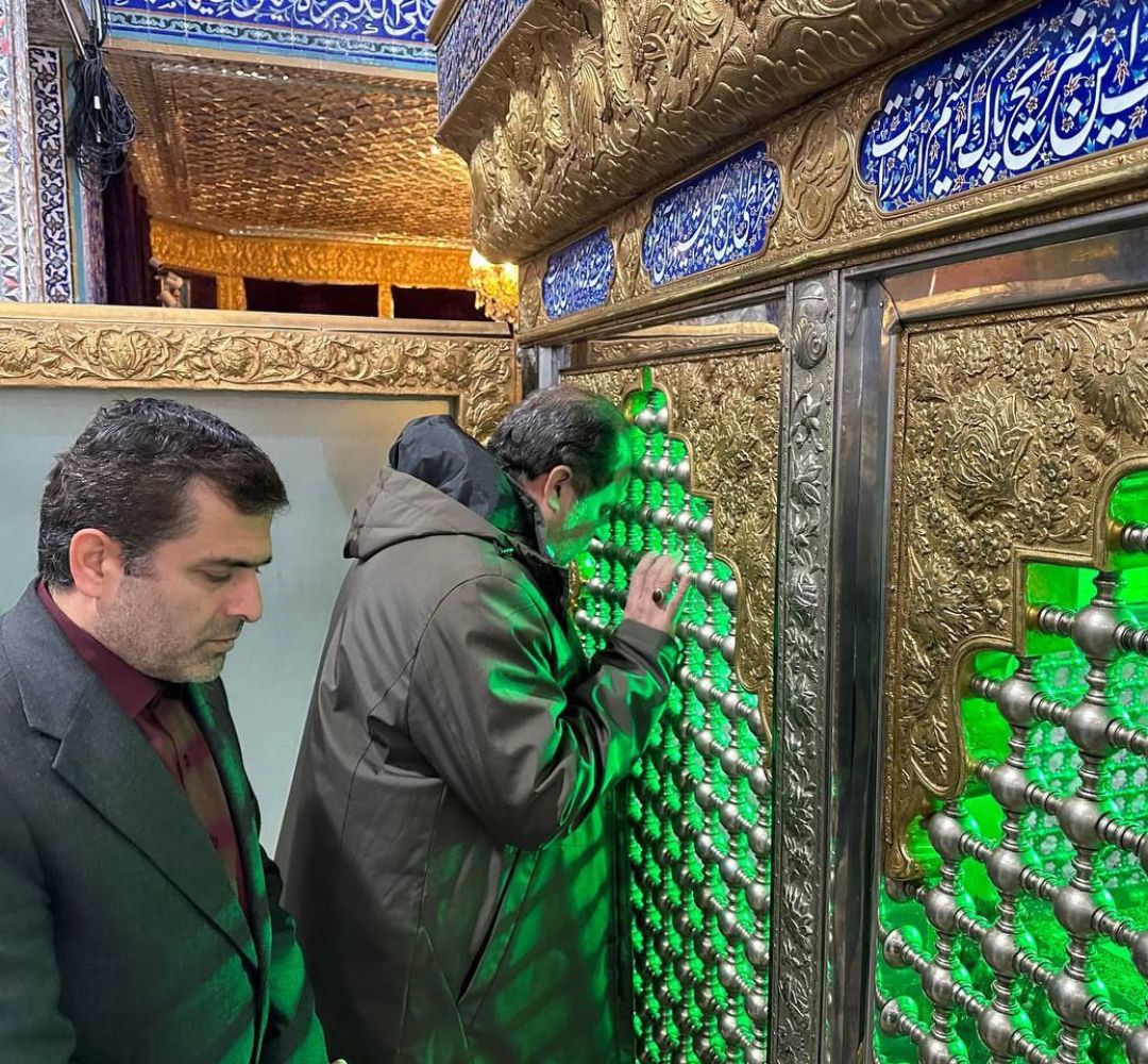 ادای احترام به شهدا