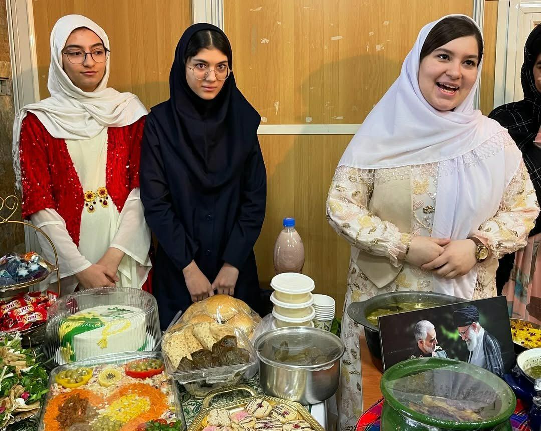 جشن مبعث در دبیرستان محراب ساوه برگزار شد