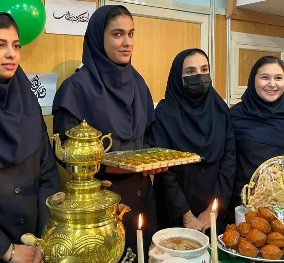 جشن مبعث در دبیرستان محراب ساوه برگزار شد