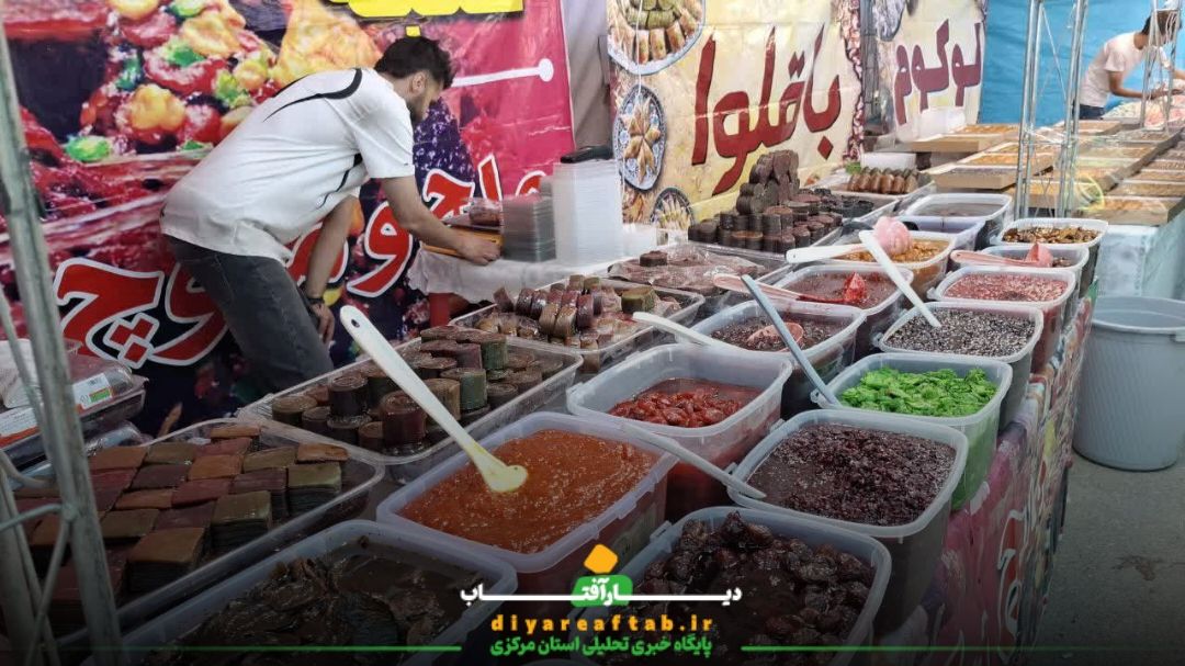بزرگترین فرش گل ایران در محلات