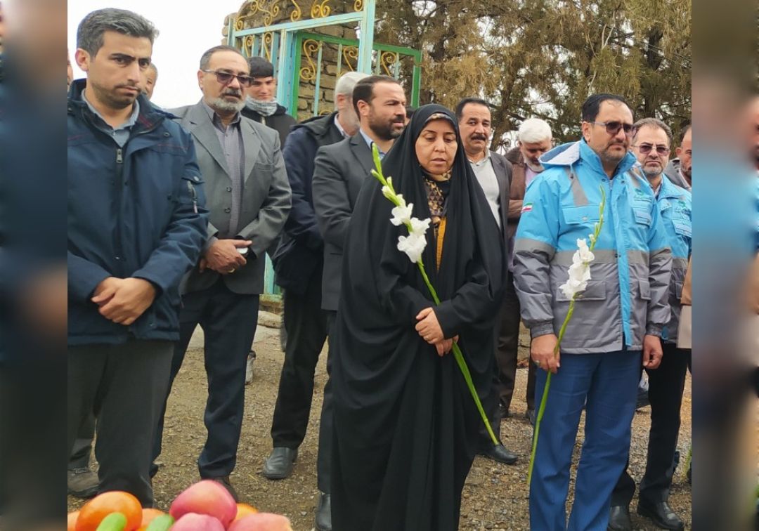 گلباران قبور مطهر شهدای خنداب