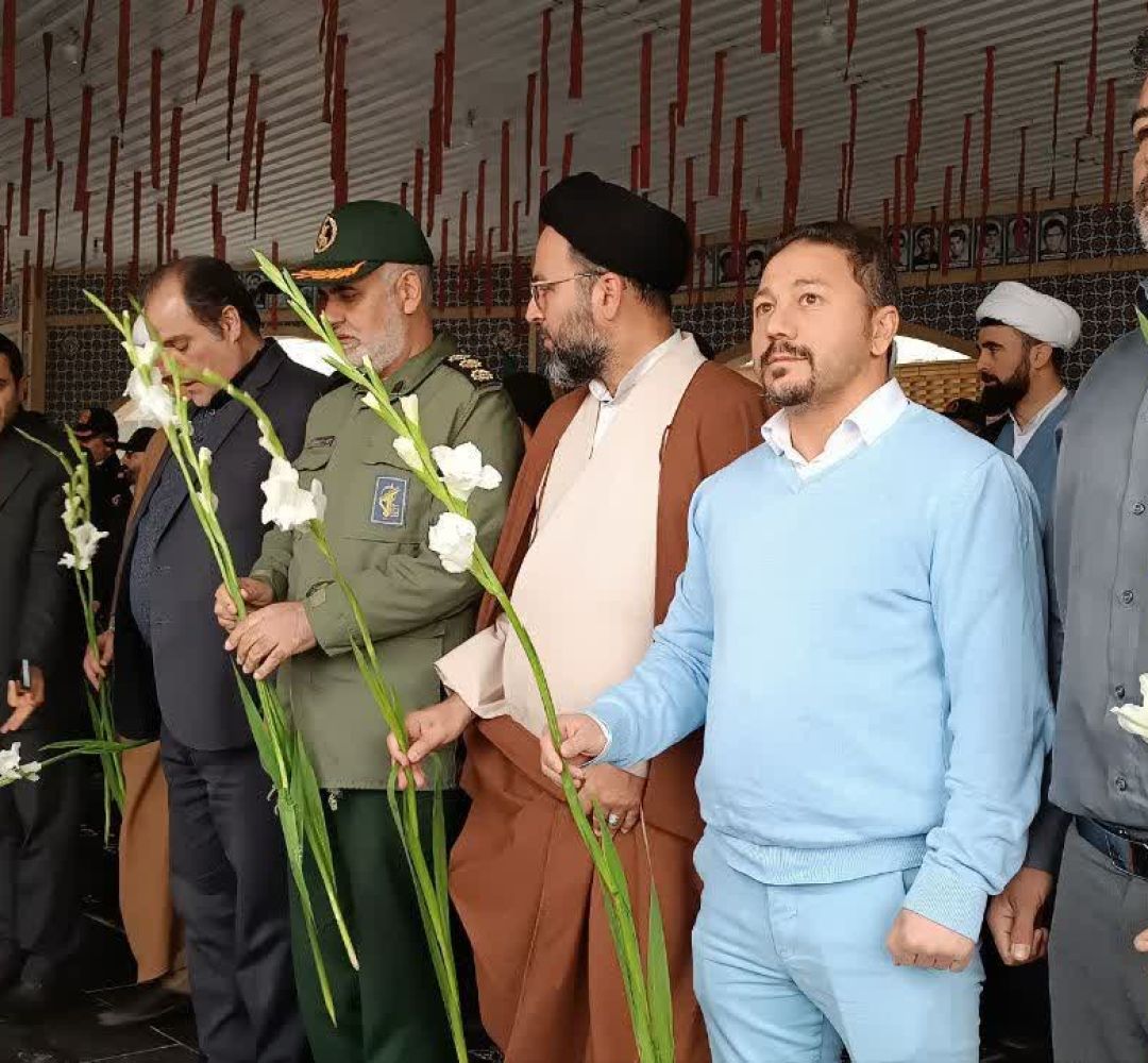 گلباران مزار شهدای ساوه